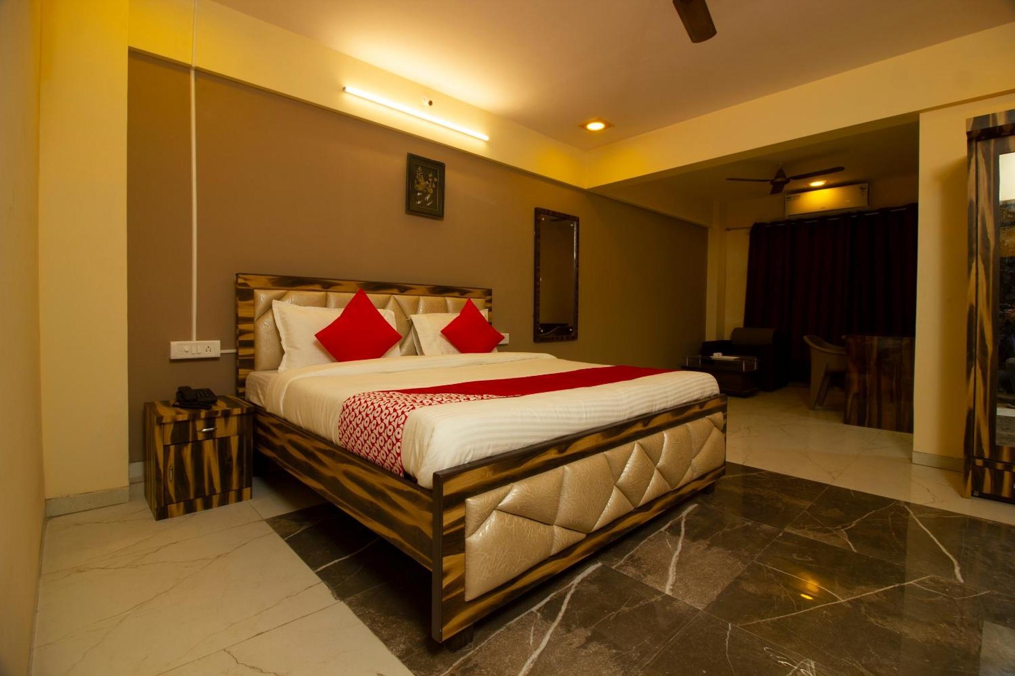 Hotel O The Star Hotel Panvel Exterior photo